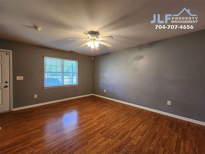 2508 S Ridge Ave — Photo 2