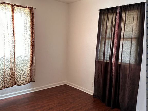 4th image of 510 S Aspen Ave #707