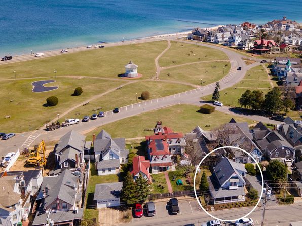 46 Kennebec Ave, Oak Bluffs, MA 02557
