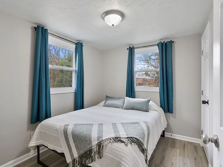 700 Ross Rd — Photo 12