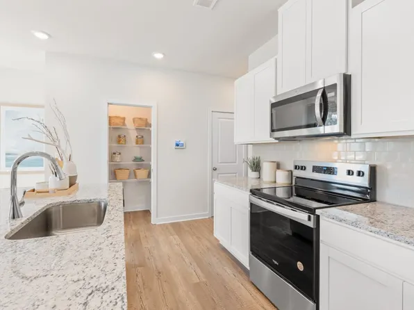1710 Harper Lily Ln, Lawrenceville, GA 30043