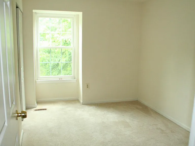 9317 Broadwater Dr — Photo 7