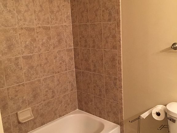 3rd image of 44590 Bunkerhill Dr N