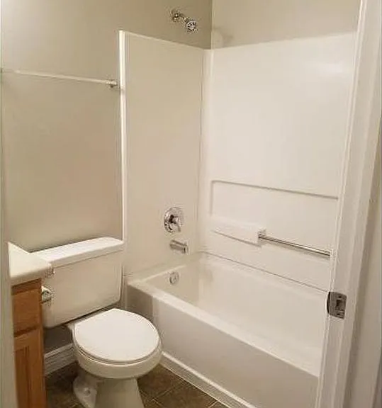 Full Bathroom upstairs