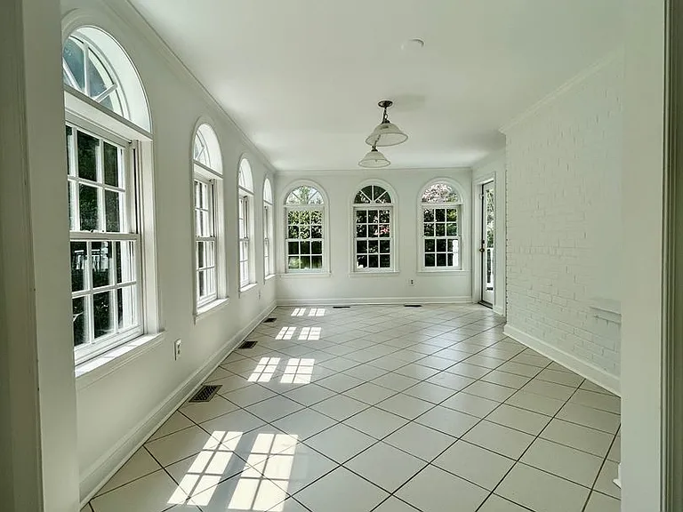 5100 Upton St NW — Photo 14