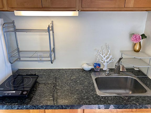 5th image of 249 Kapili St APT 301B