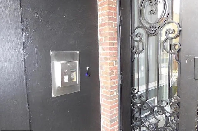 2 bed, 700 sqft, $2,490 — Photo 2