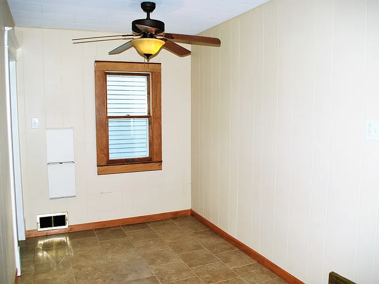 514 View St — Photo 7