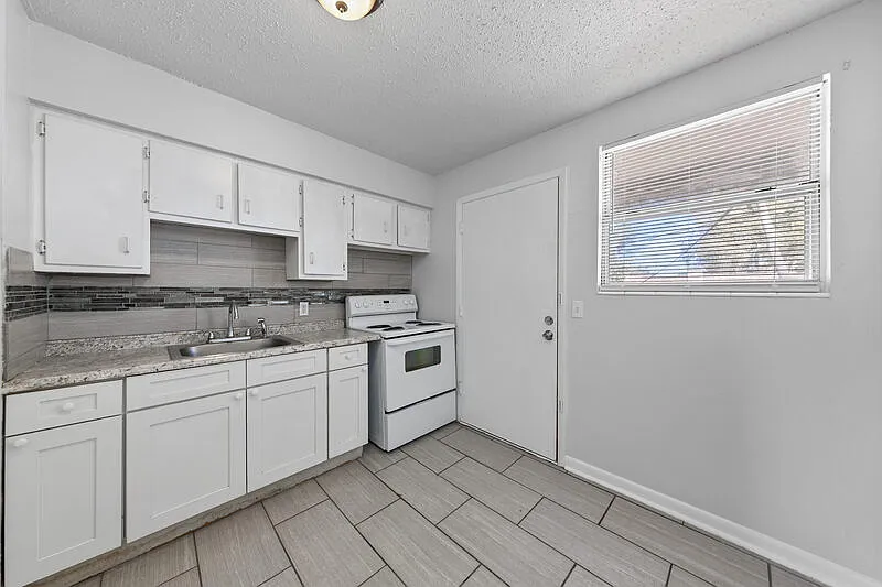 2 bed, 1.0 bath, 663 sqft, $850 — Photo 4