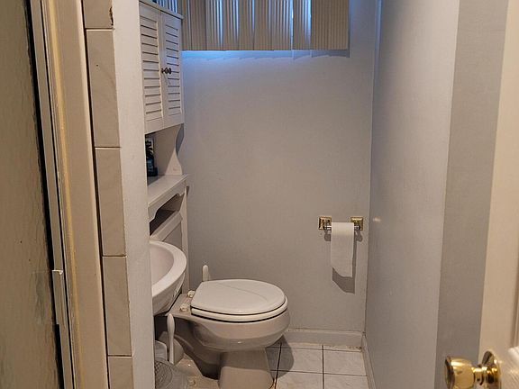 4th image of 49 Oliver Pl
