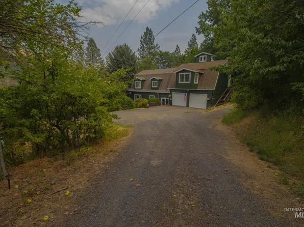205 S Pine St, Peck, ID 83545