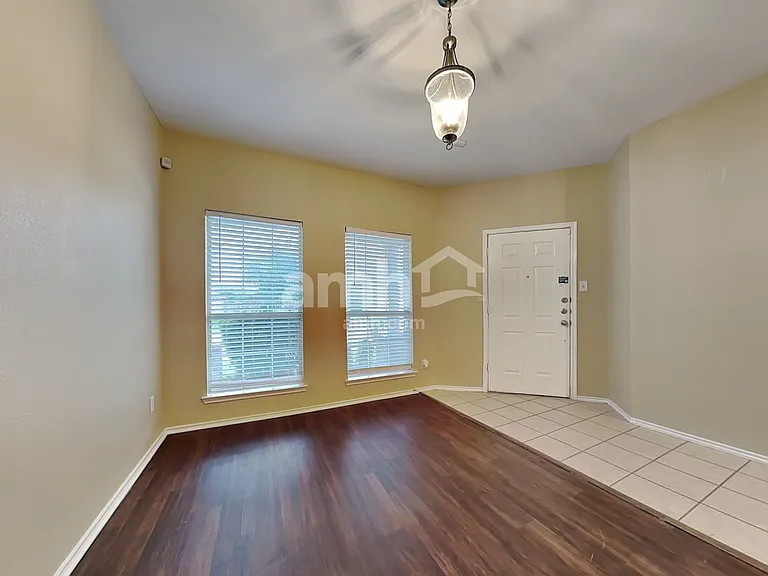 1003 Utopia Ln — Photo 6