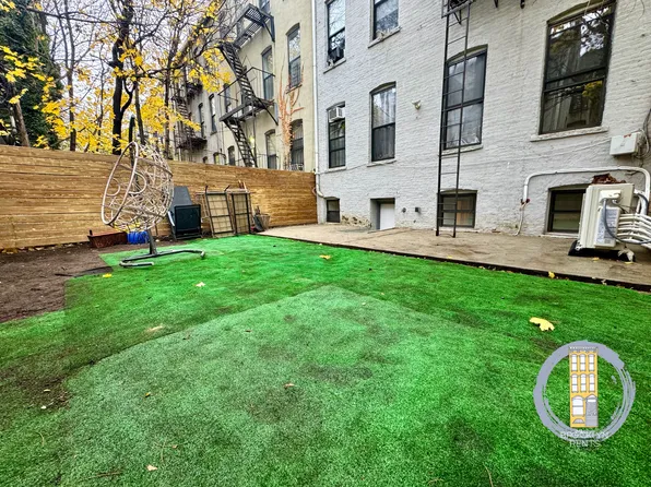 481 Chauncey Street image 27 of 28