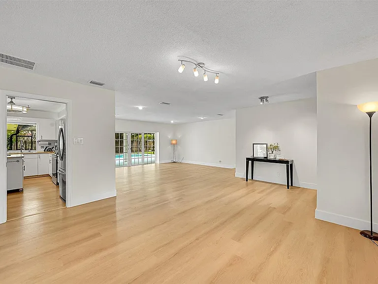 1480 SW 66th Ter #1480 — Photo 11