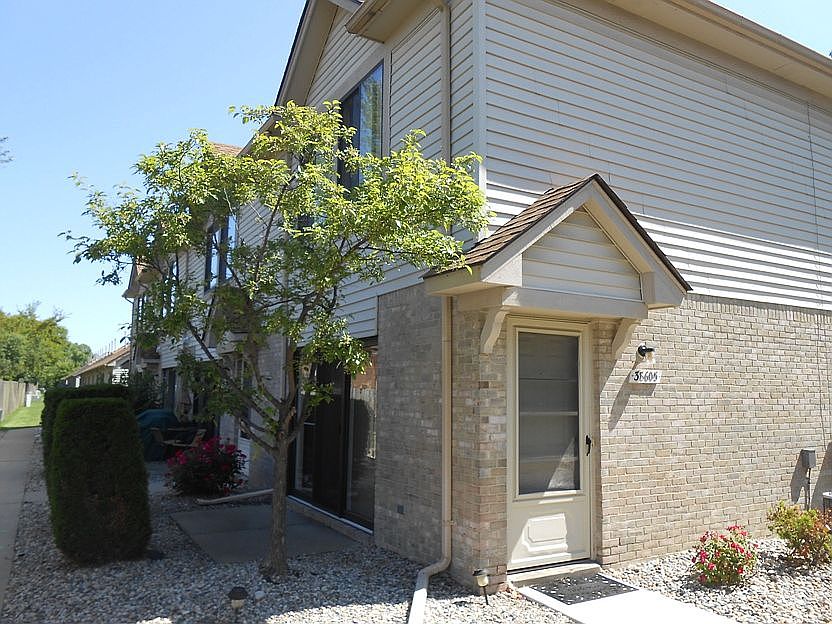 1st image of 38605 Wellington Dr