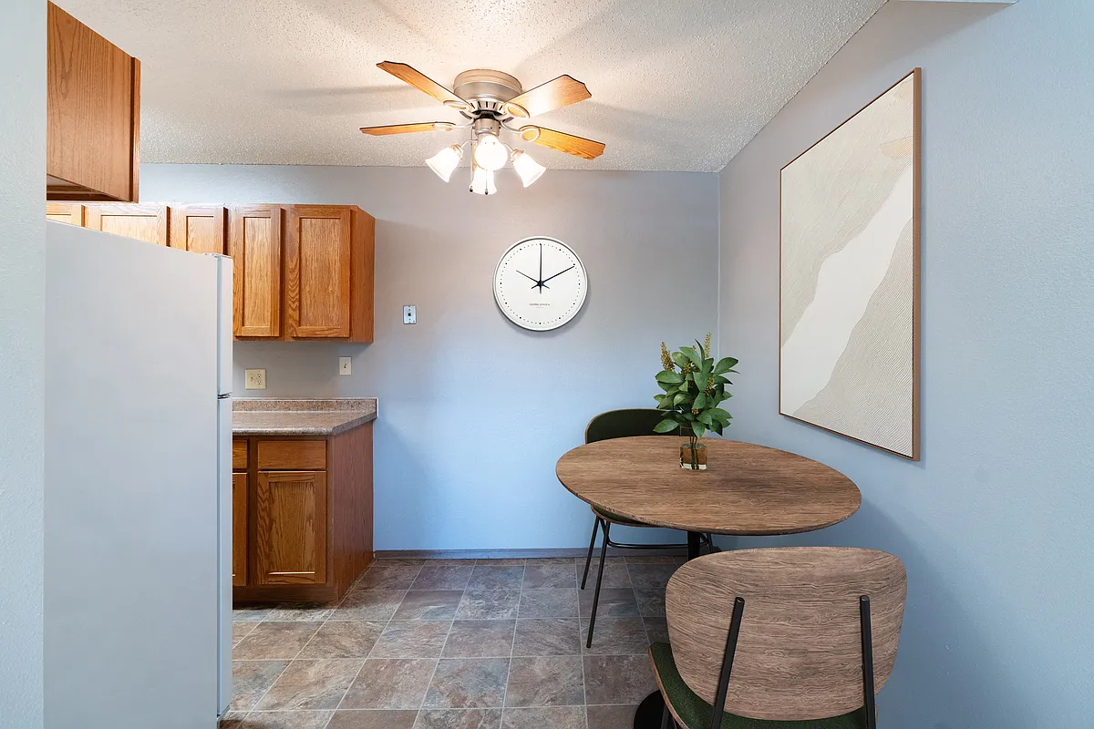 Fargo, ND Pacific Park Apartments | 21B | Dining - Pacific Park I