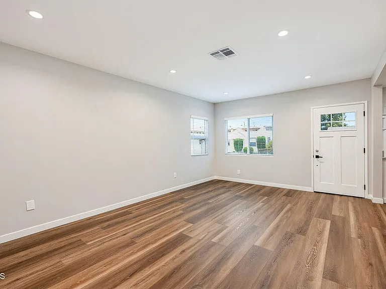 4419 Corliss St — Photo 8