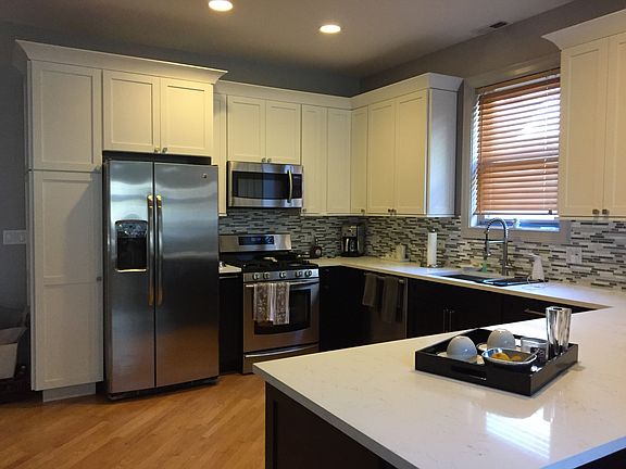 Newly Reno Kitchen w/island