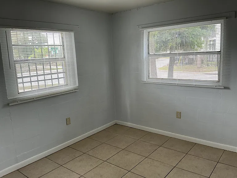621 W South St #1 — Photo 15