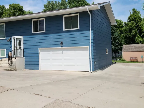 1708 Masterson Ave, Bismarck, ND 58501