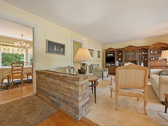 4th image of 40 Bayview Avenue