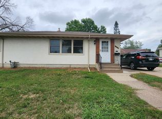 1020 Prosperity Ave, Saint Paul, MN 55106