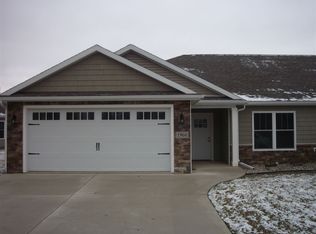 1960 Regency Dr, Angola, IN 46703