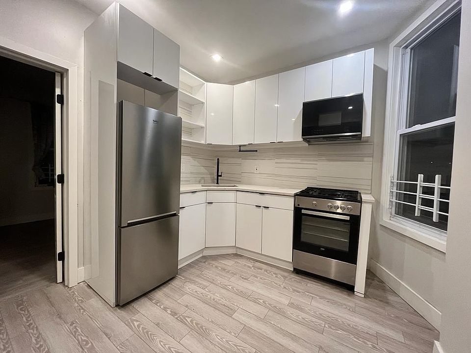 2nd image of 88 Wallis Ave #3FA