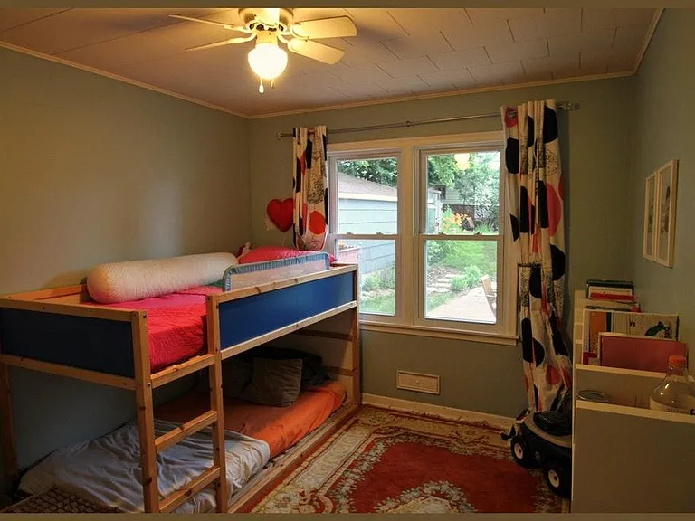 Bedroom 1 of 3
