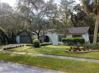 9603 Woodland Ridge Dr, Temple Terrace, FL 33637