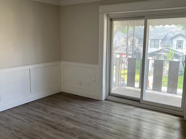 340 Campbell Ave #302, Windsor, ON N9B 2H3