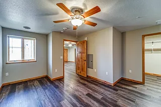 Sunset Place Apartments — Photo 28