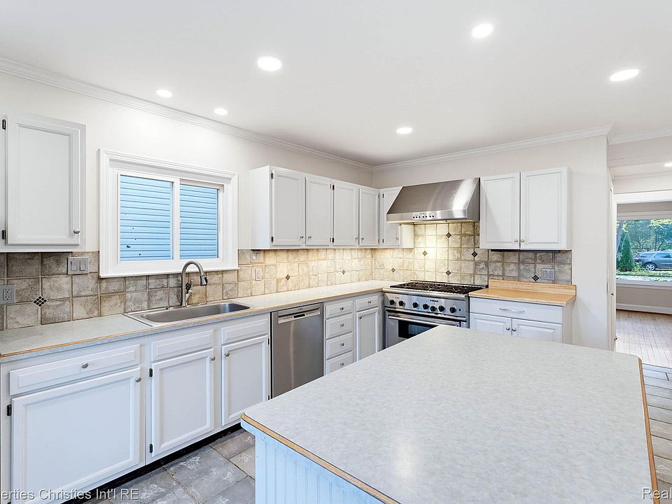 321 Fisher Ct, photo 29
