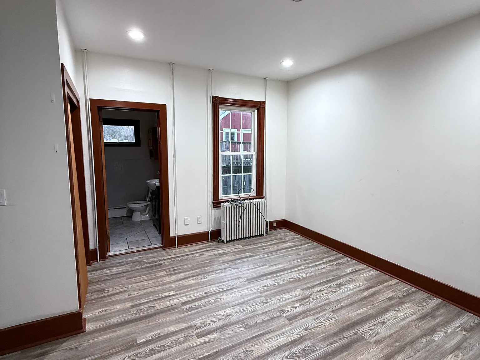 3 bed, 1.5 bath, 1584 sqft, $2,850 — Photo 3