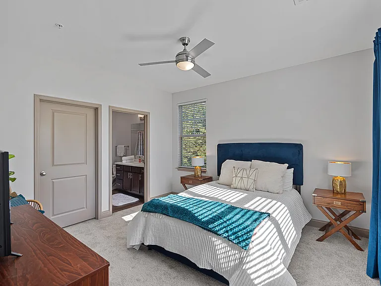 Mountain View — Photo 16