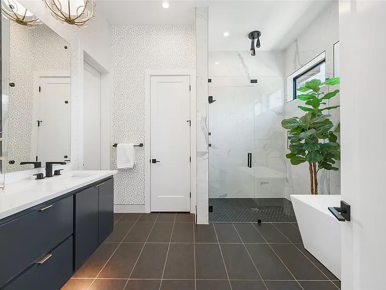 5004 Highland Ct — Photo 17