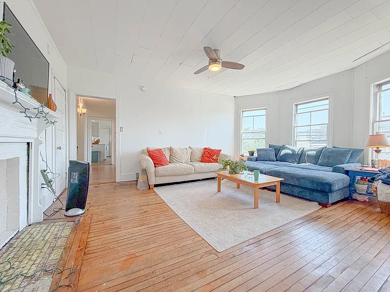 57 Saint Lawrence St #3 — Photo 6