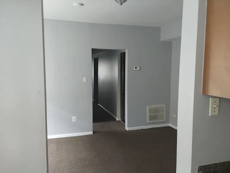 8001 S Justine St — Photo 10