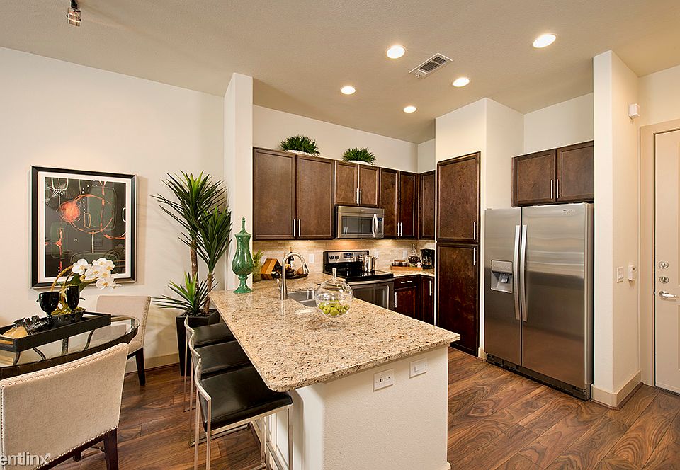 One Bedroom Apartment with One Bathroom 3