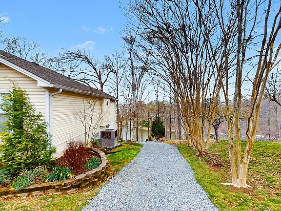 5th image of 477 Beechwood Dr