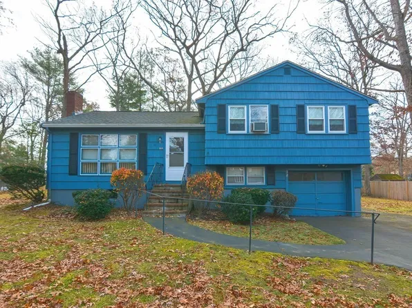 209 3rd St, Stoughton, MA 02072