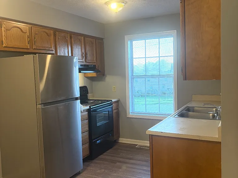 407 Jason Dr #4 — Photo 8