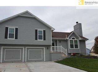 1314 SE Princeton Dr, Lees Summit, MO 64081