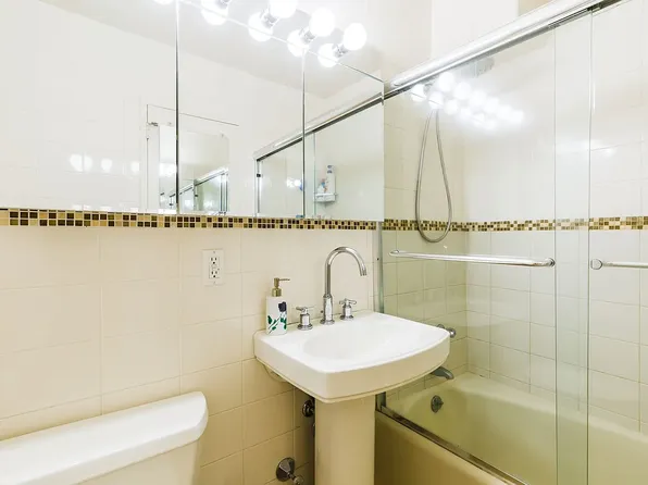 201 East 66th Street image 6 of 6