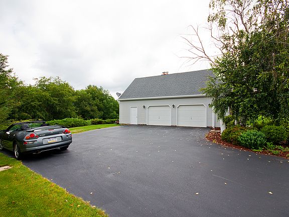 3rd image of 1197 Franklin Dr
