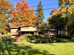 5441 N Sycamore Dr, Burton, MI 48509