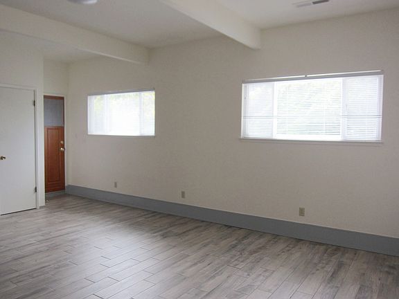 4th image of 2872 Estates Dr #1