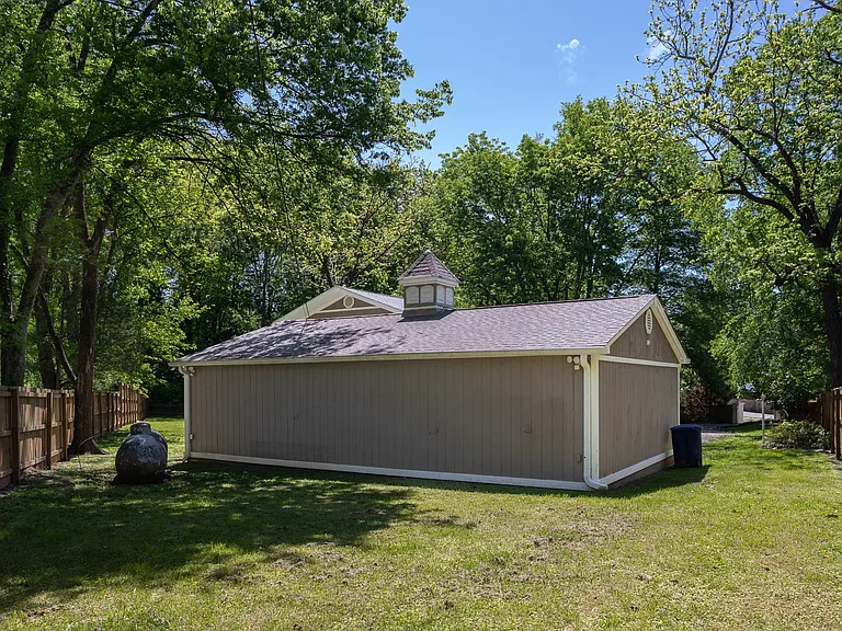 1106 Ogrady Dr — Photo 31