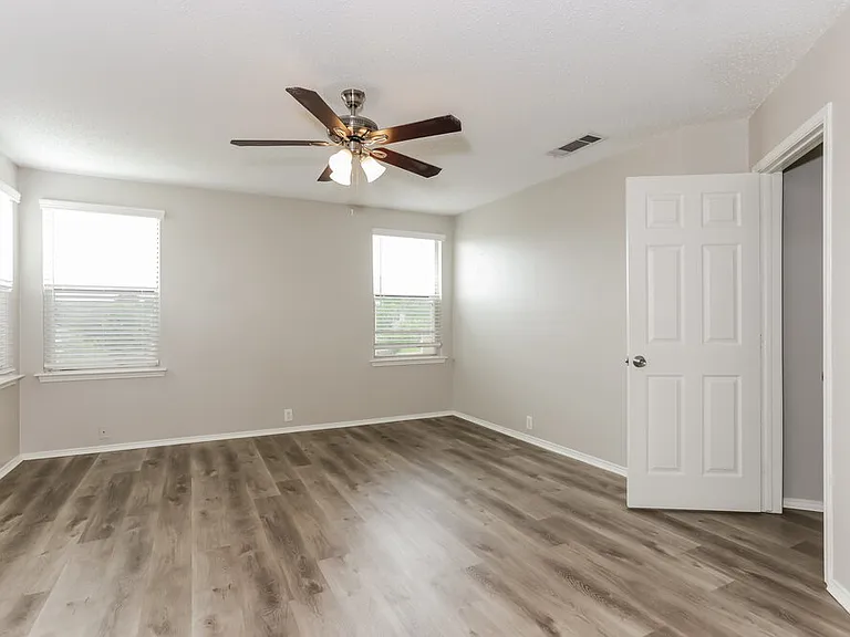 1711 Berkeley Dr — Photo 10