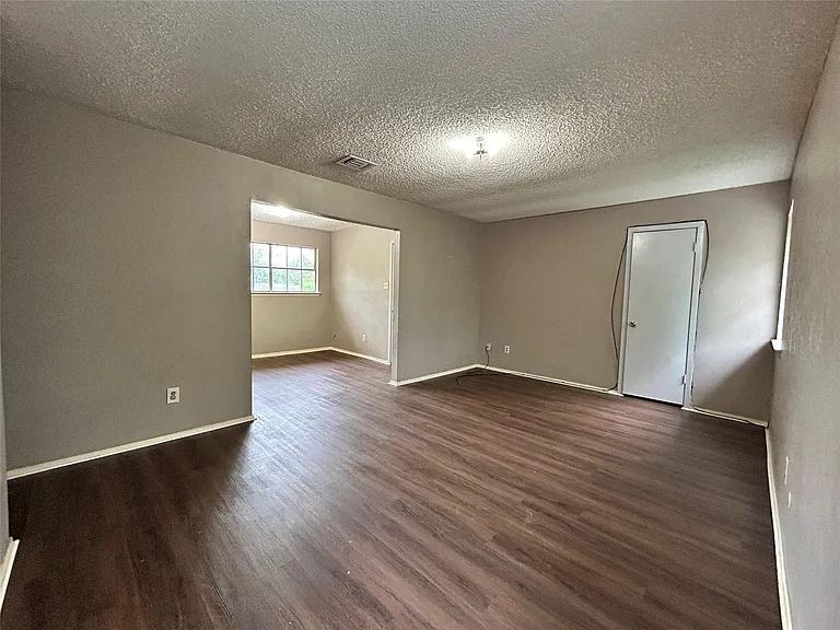 23122 Dew Wood Ln — Photo 8